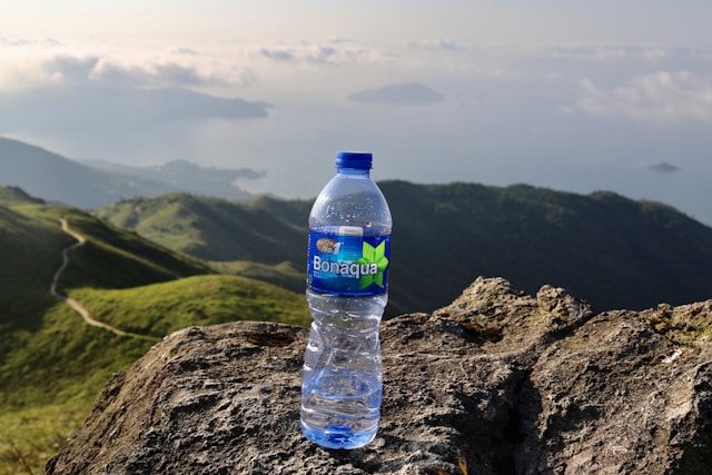 L’eau minérale naturelle est-elle bénéfique pour la santé?